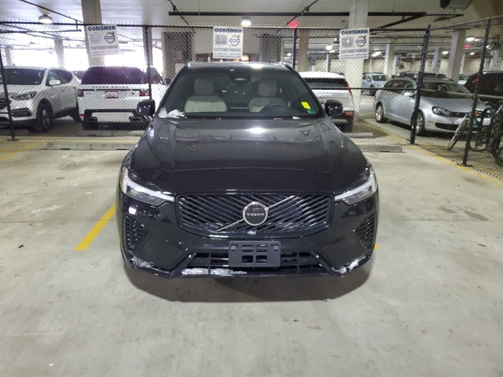 Certified 2026 Volvo XC60 B5 Core image 37