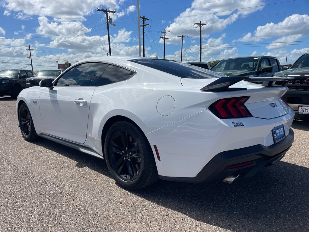 Used 2025 Ford Mustang GT RWD image 5