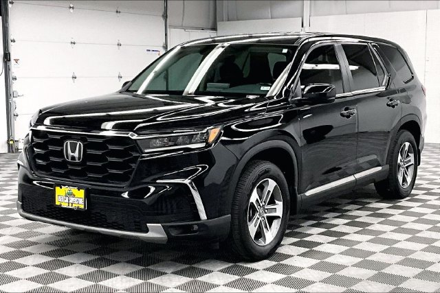 Used 2025 Honda Pilot EX-L image 11