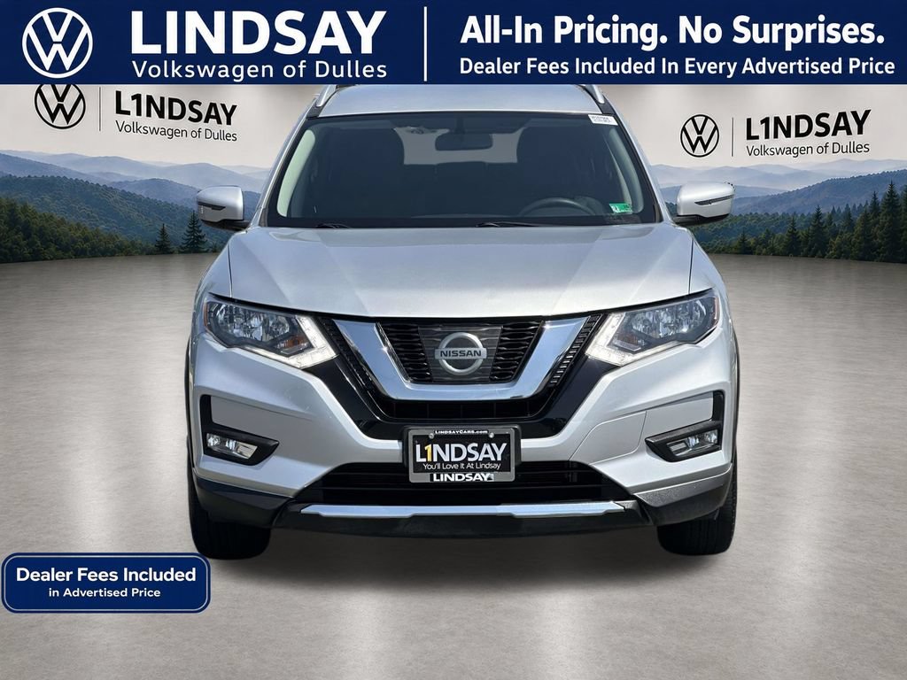 Used 2017 Nissan Rogue SV AWD/4WD image 3