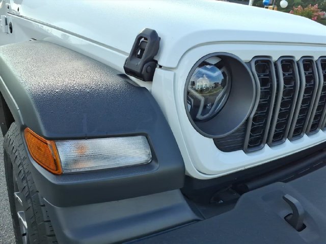 Used 2026 Jeep Wrangler Unlimited Sport AWD/4WD image 3
