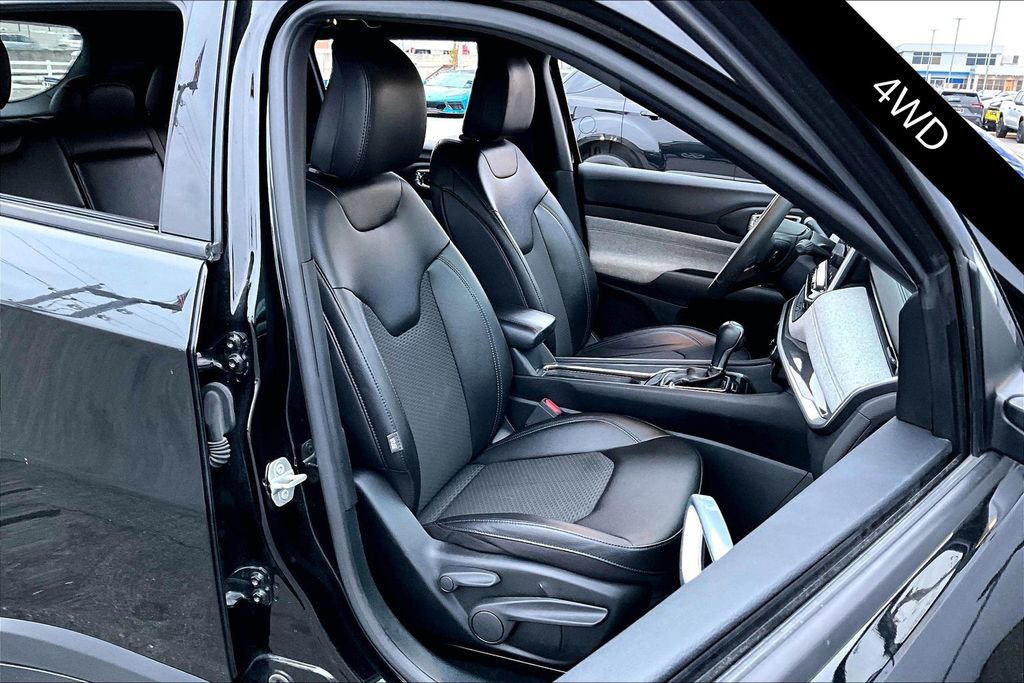 Used 2024 Jeep Compass Latitude image 26