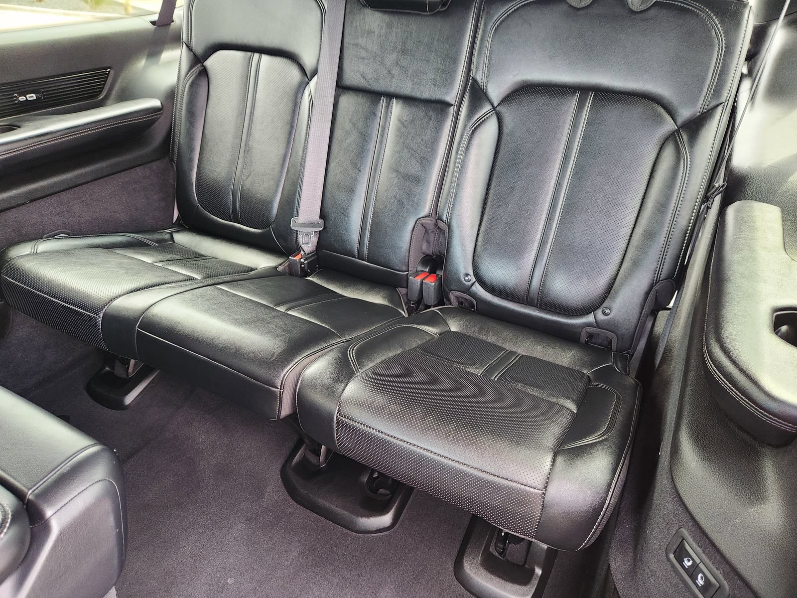 Used 2024 Jeep Grand Wagoneer L 4WD image 30