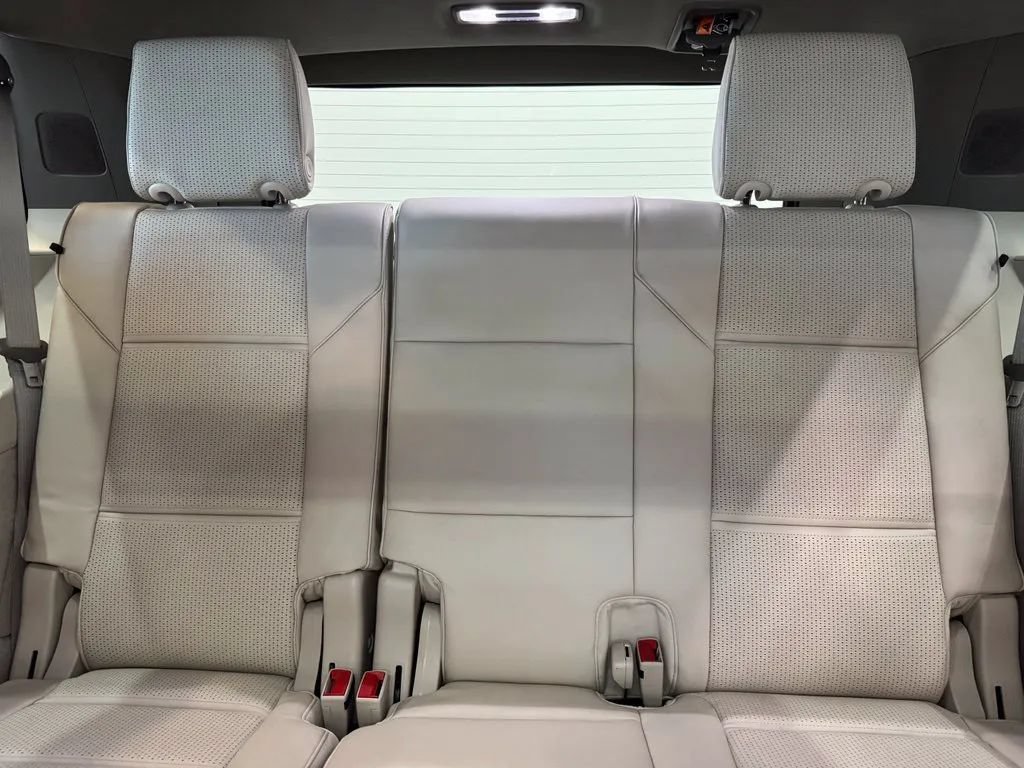 New 2027 Cadillac Escalade Platinum Sport w/ LPO, Floor Liner Package AWD/4WD image 17