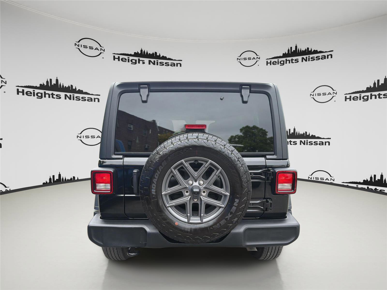 Used 2025 Jeep Wrangler Sport S AWD/4WD image 3