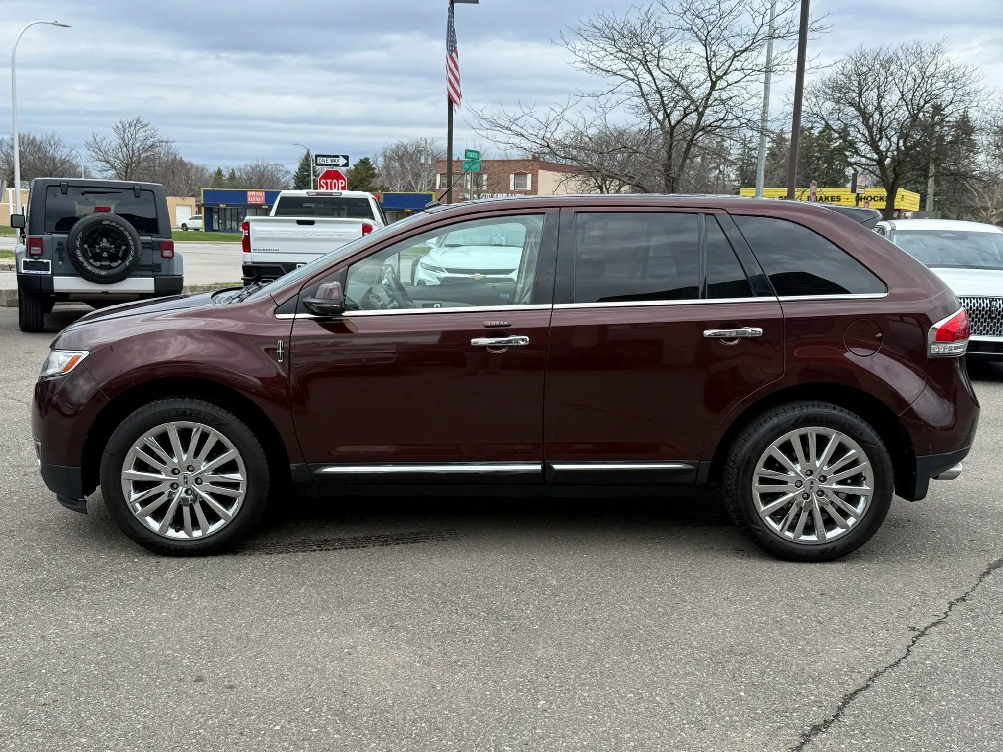 Used 2012 Lincoln MKX FWD image 8