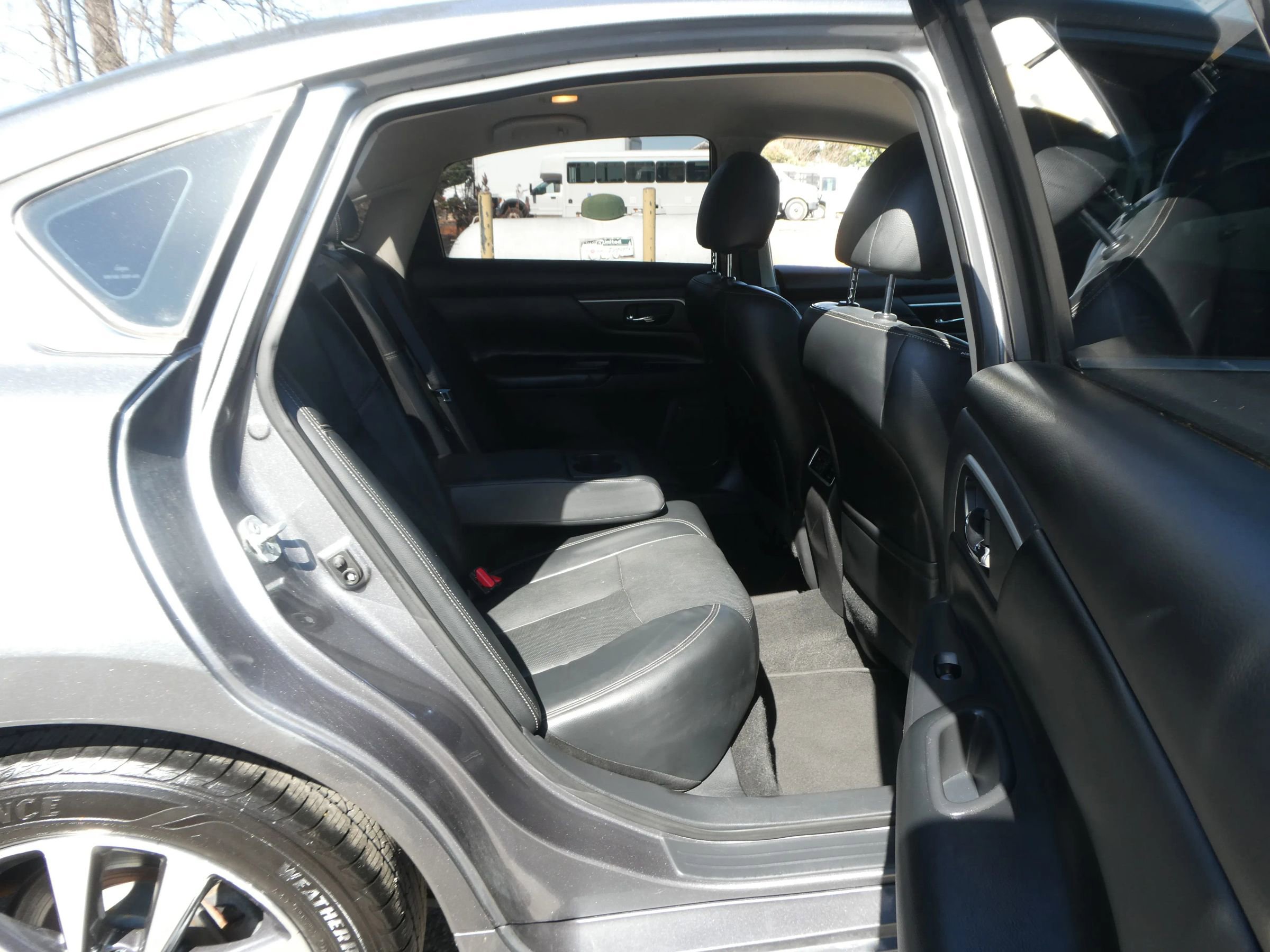 Used 2016 Nissan Altima 2.5 SL FWD image 26