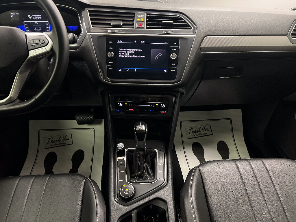 Used 2022 Volkswagen Tiguan SE w/ Panoramic Sunroof Package image 12