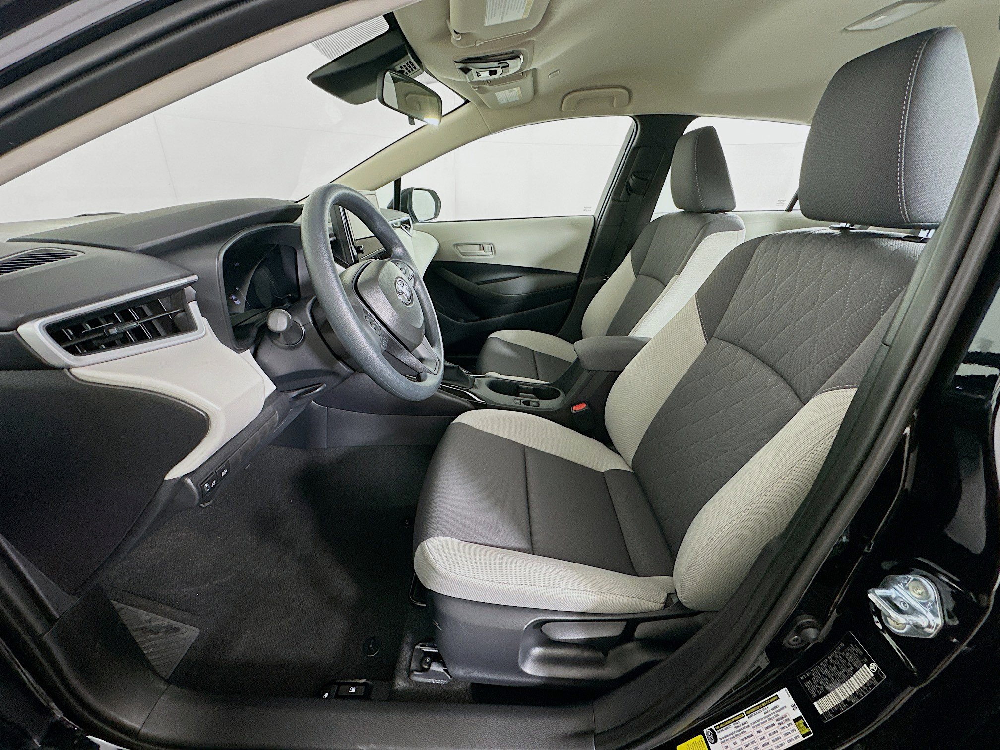 Used 2026 Toyota Corolla LE image 13