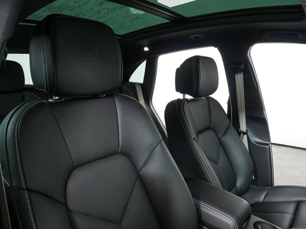 New 2026 Porsche Macan S image 25