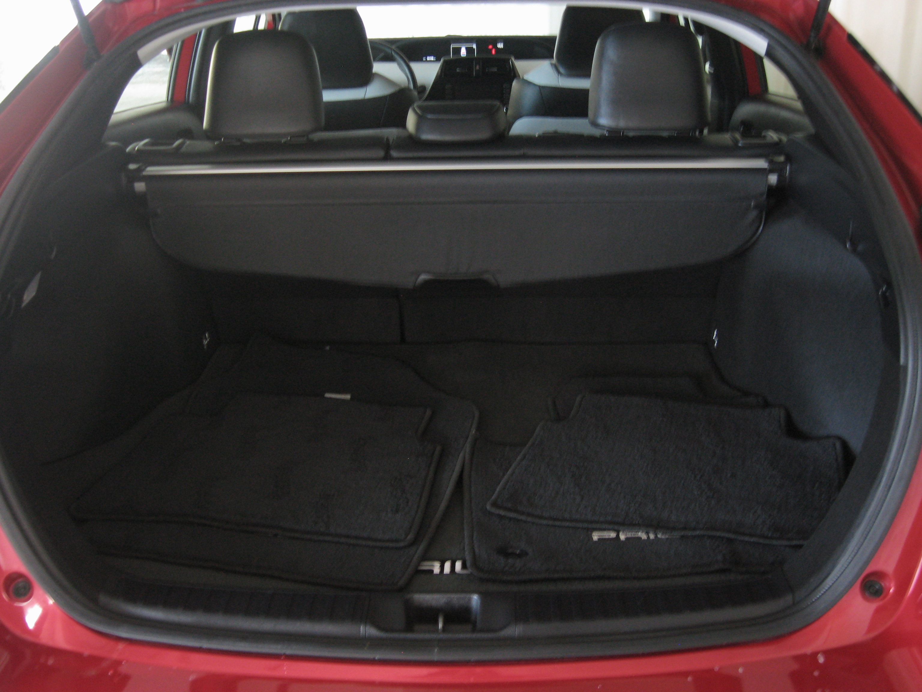 Used 2021 Toyota Prius XLE w/ Advanced Technology Package image 18