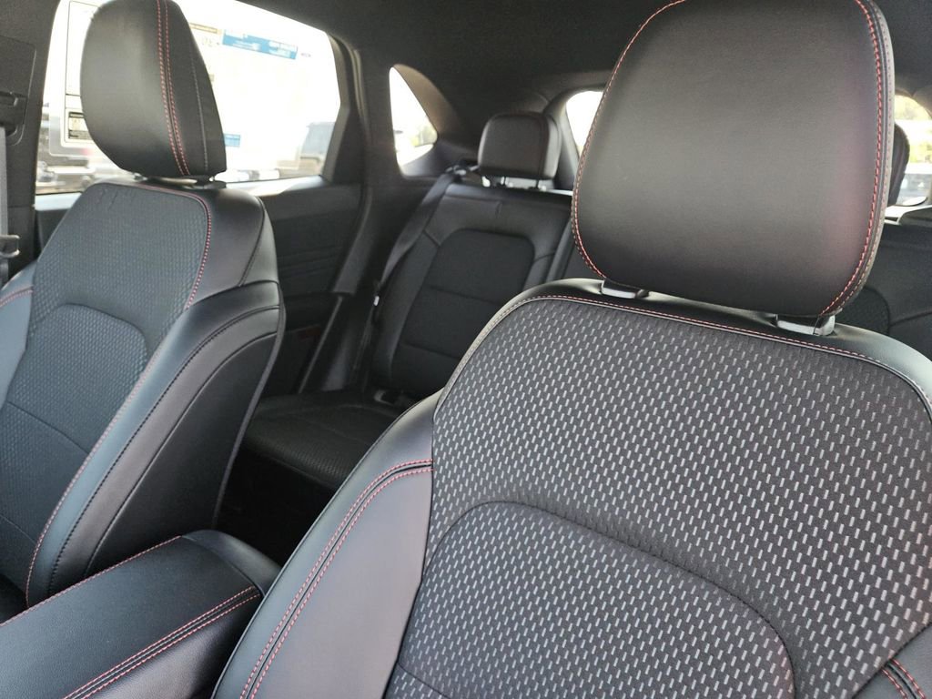 Used 2025 Ford Escape ST-Line w/ Tech Pack #1 FWD image 23