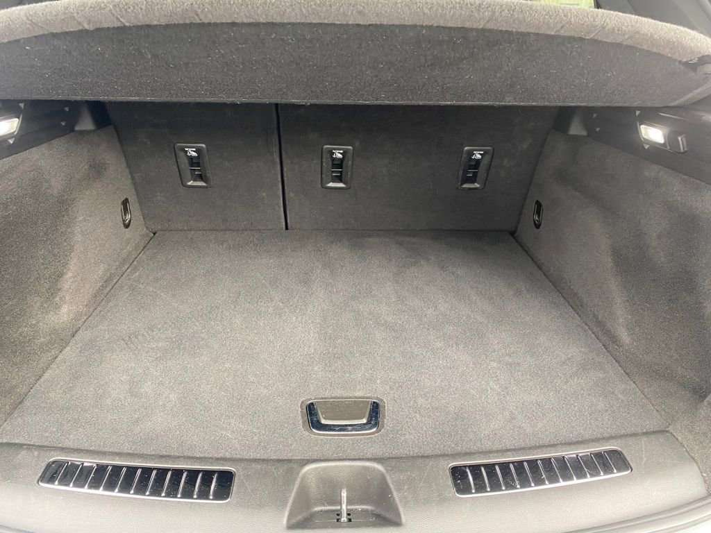 Used 2024 Cadillac XT4 Premium Luxury image 11