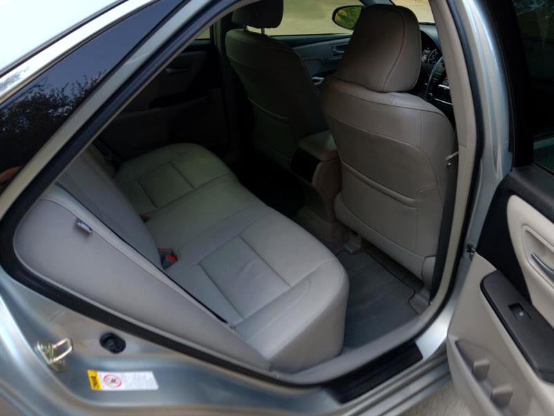 Used 2015 Toyota Camry XLE image 11
