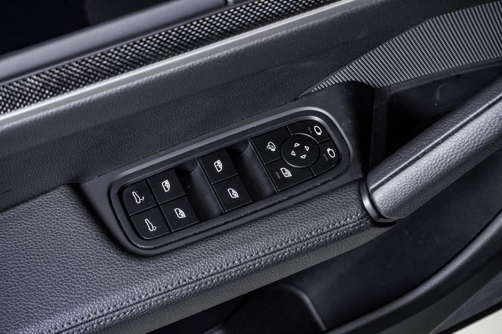 Certified 2025 Porsche Cayenne Coupe image 26