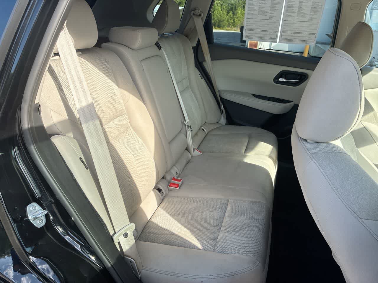 Used 2025 Nissan Rogue SV FWD image 25