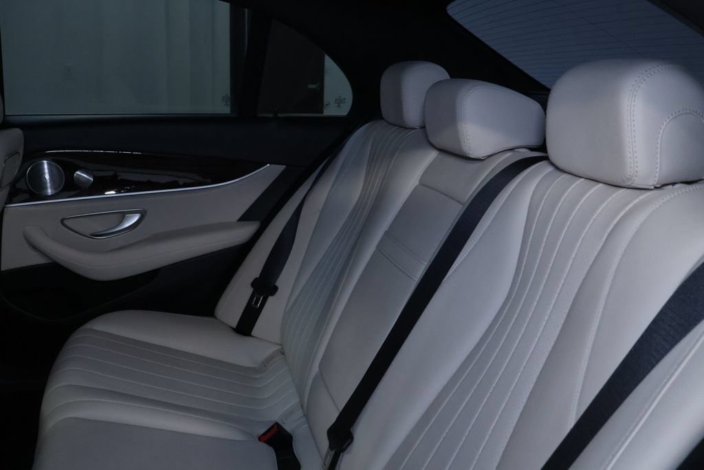 Used 2019 Mercedes-Benz E 300 4MATIC image 16