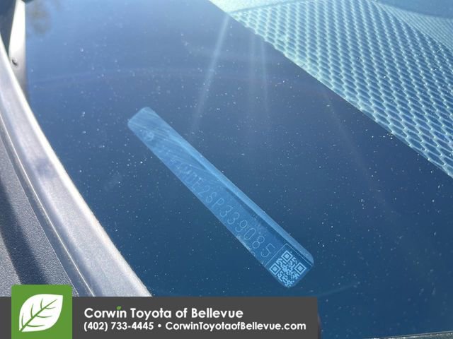 Used 2025 Toyota Corolla LE image 28