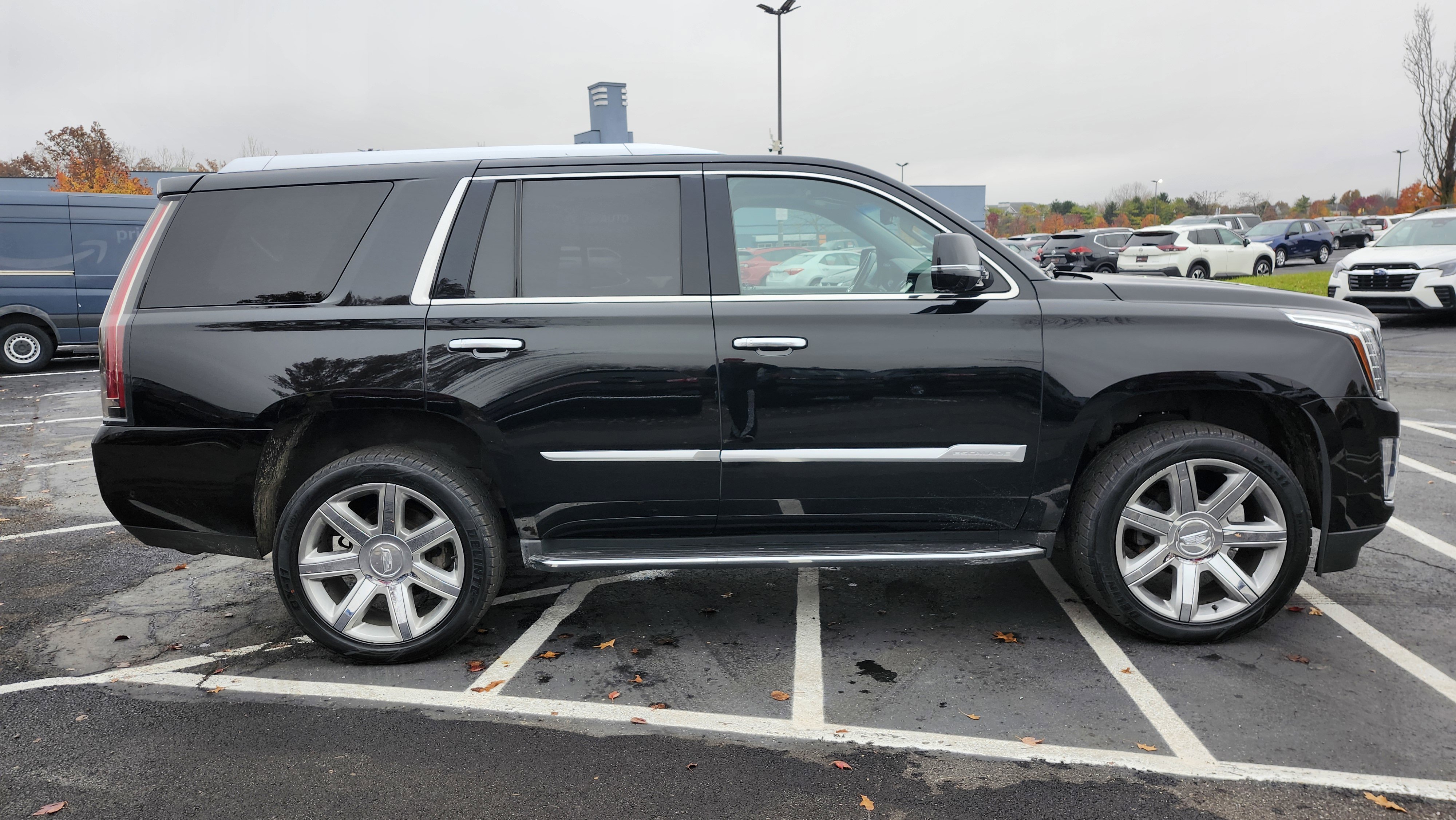 Used 2018 Cadillac Escalade Luxury image 13