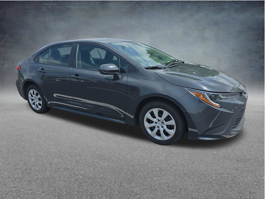 Used 2024 Toyota Corolla LE FWD image 2