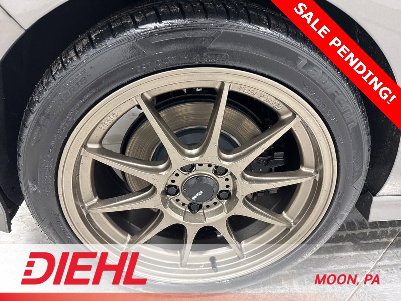 Used 2017 Volkswagen Golf R 4-Door image 8