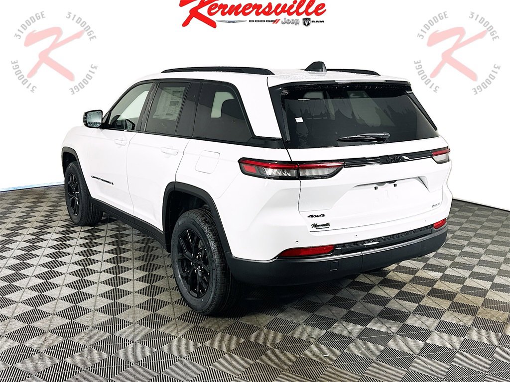 New 2025 Jeep Grand Cherokee Altitude image 5