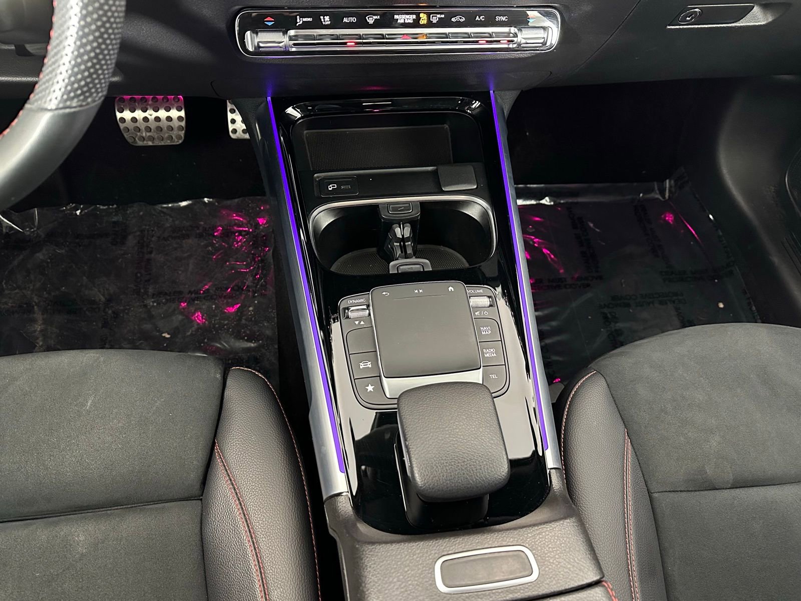 Used 2022 Mercedes-Benz GLB 250 4MATIC image 16