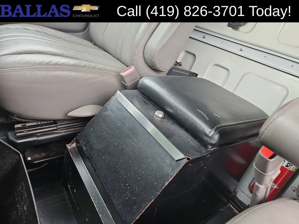 Used 2014 Chevrolet Express 2500 RWD image 22