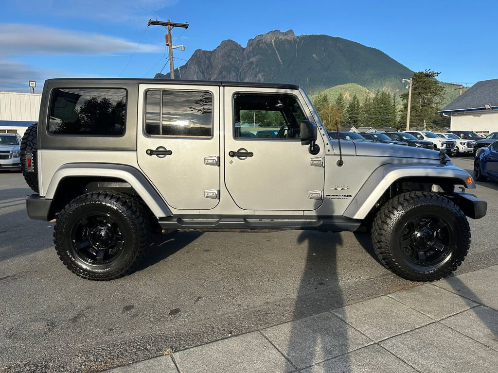 Used 2018 Jeep Wrangler Unlimited Sahara w/ Connectivity Group image 5