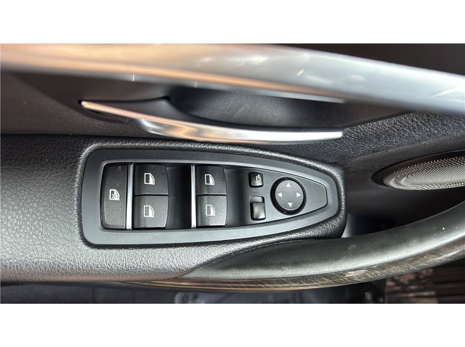 Used 2018 BMW 340i Sedan RWD image 33