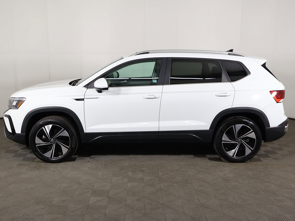 Used 2023 Volkswagen Taos SE w/ Panoramic Sunroof Package AWD/4WD image 18