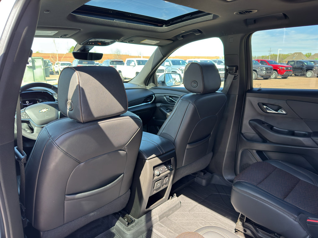 Used 2022 Chevrolet Traverse High Country image 13