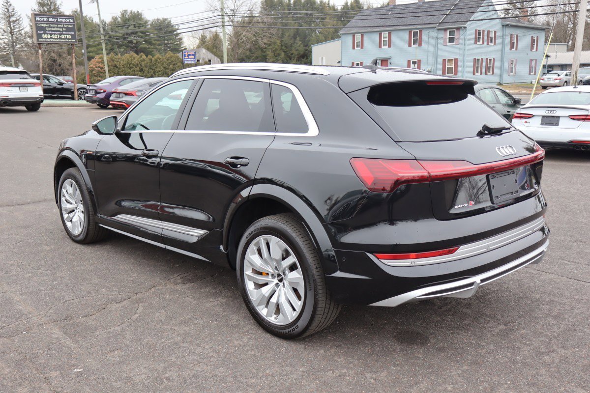 Used 2022 Audi e-tron S Premium Plus image 7