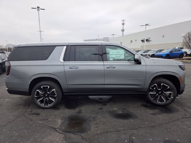 New 2026 Chevrolet Suburban High Country AWD/4WD image 26
