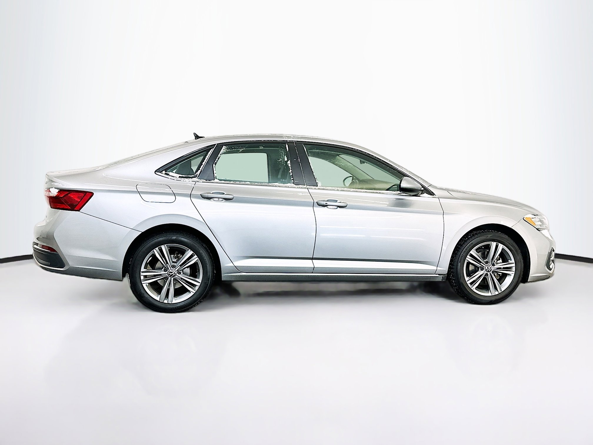 Used 2024 Volkswagen Jetta SE image 10