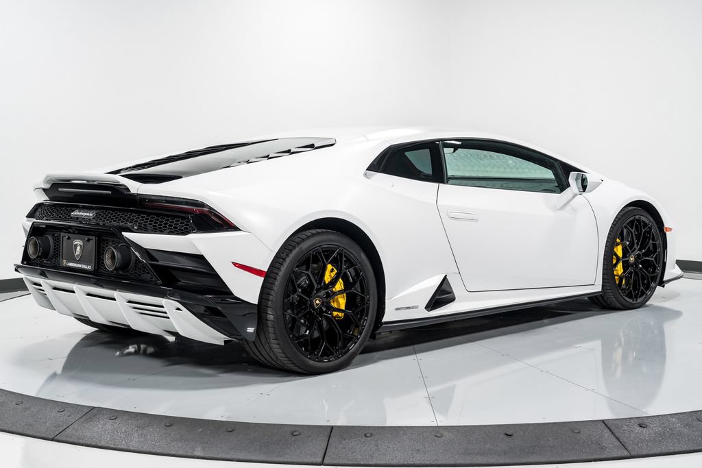 Used 2022 Lamborghini Huracan EVO AWD/4WD image 3