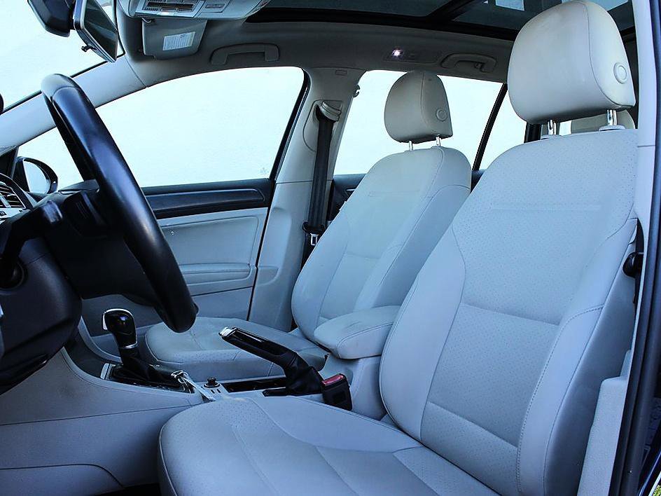 Used 2018 Volkswagen Golf SE image 13