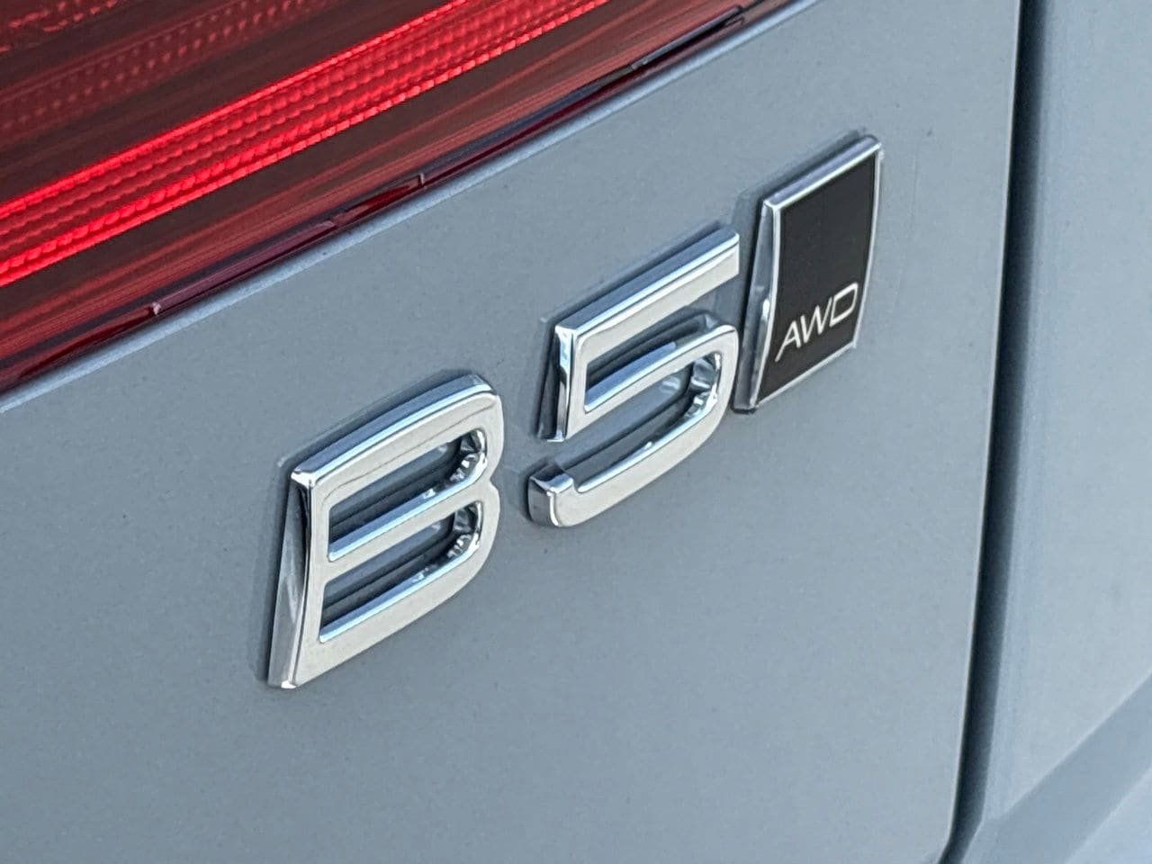 New 2026 Volvo XC60 B5 Plus w/ Protection Package Premier image 9