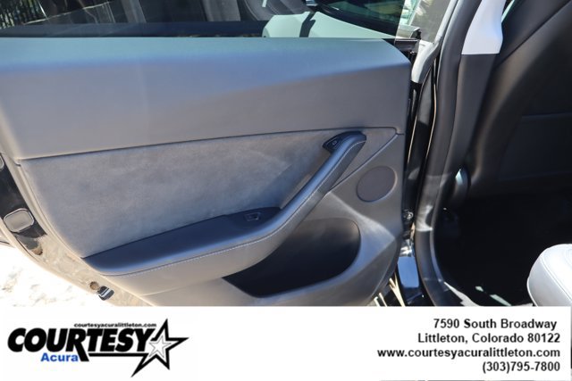 Used 2024 Tesla Model Y Long Range AWD/4WD image 25