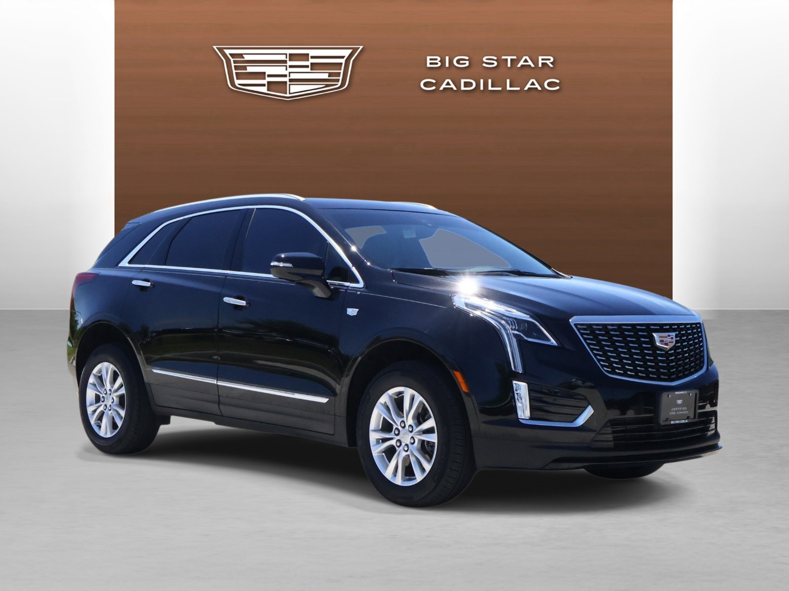 Certified 2025 Cadillac XT5 Luxury w/ LPO, Floor Liner Package FWD image 7