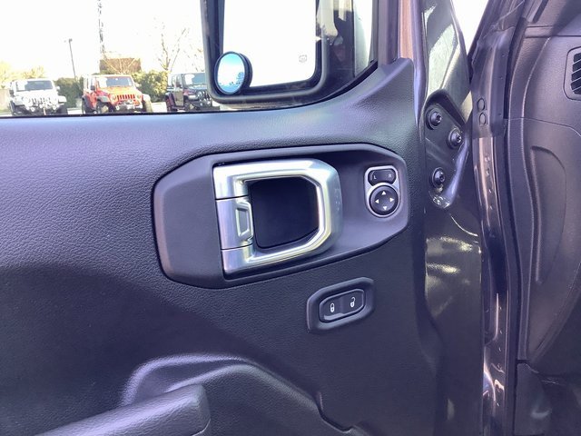 Used 2023 Jeep Wrangler Sport S image 10