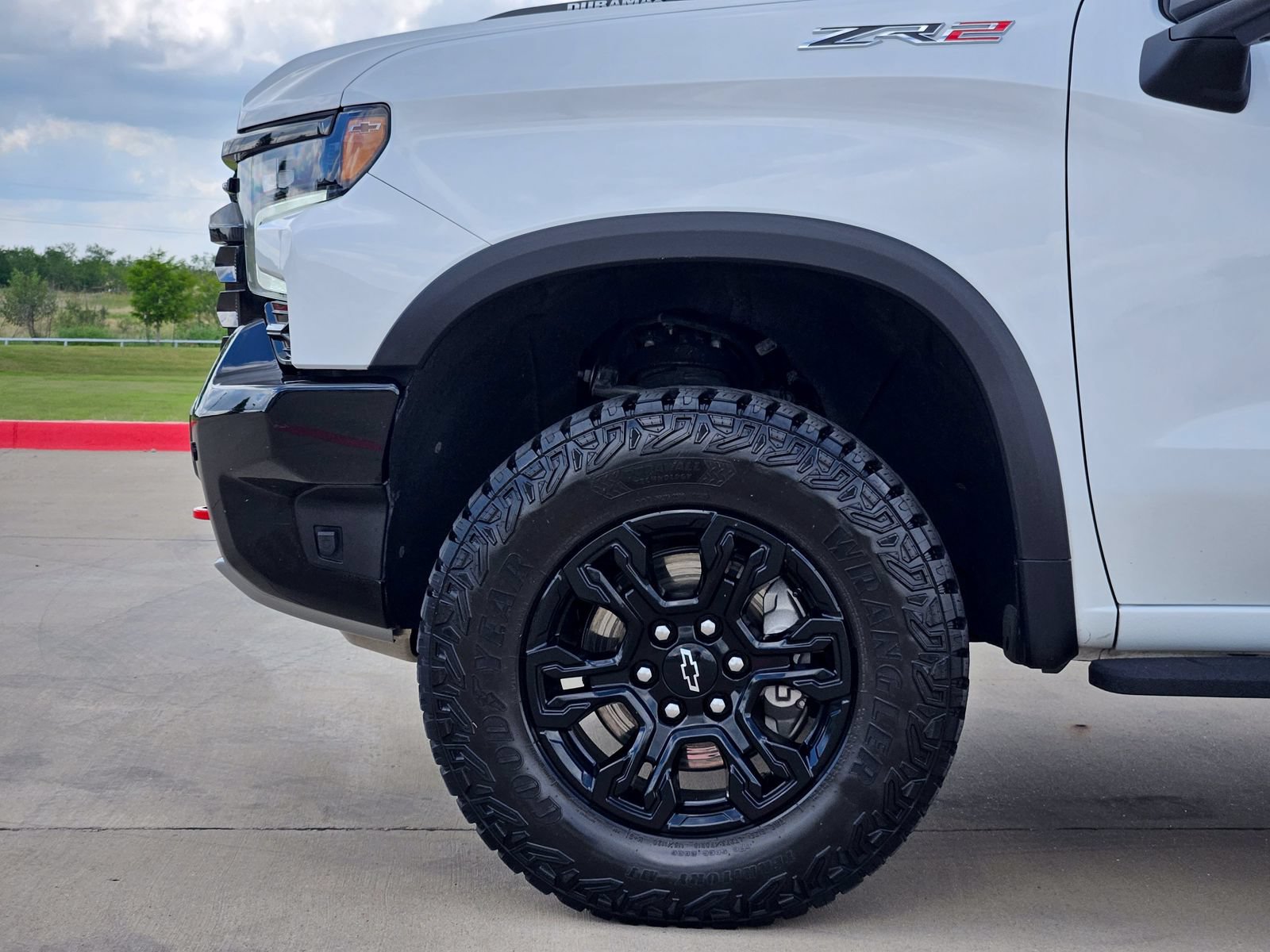 Certified 2025 Chevrolet Silverado 1500 ZR2 w/ Technology Package AWD/4WD image 13