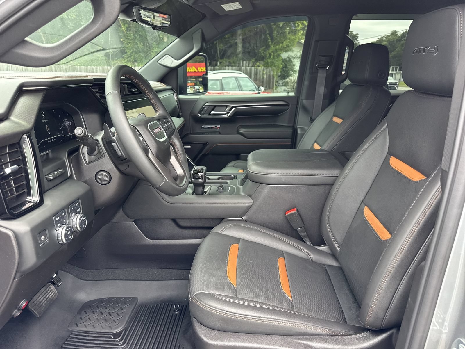 Used 2024 GMC Sierra 1500 AT4 w/ Technology Package AWD/4WD image 9