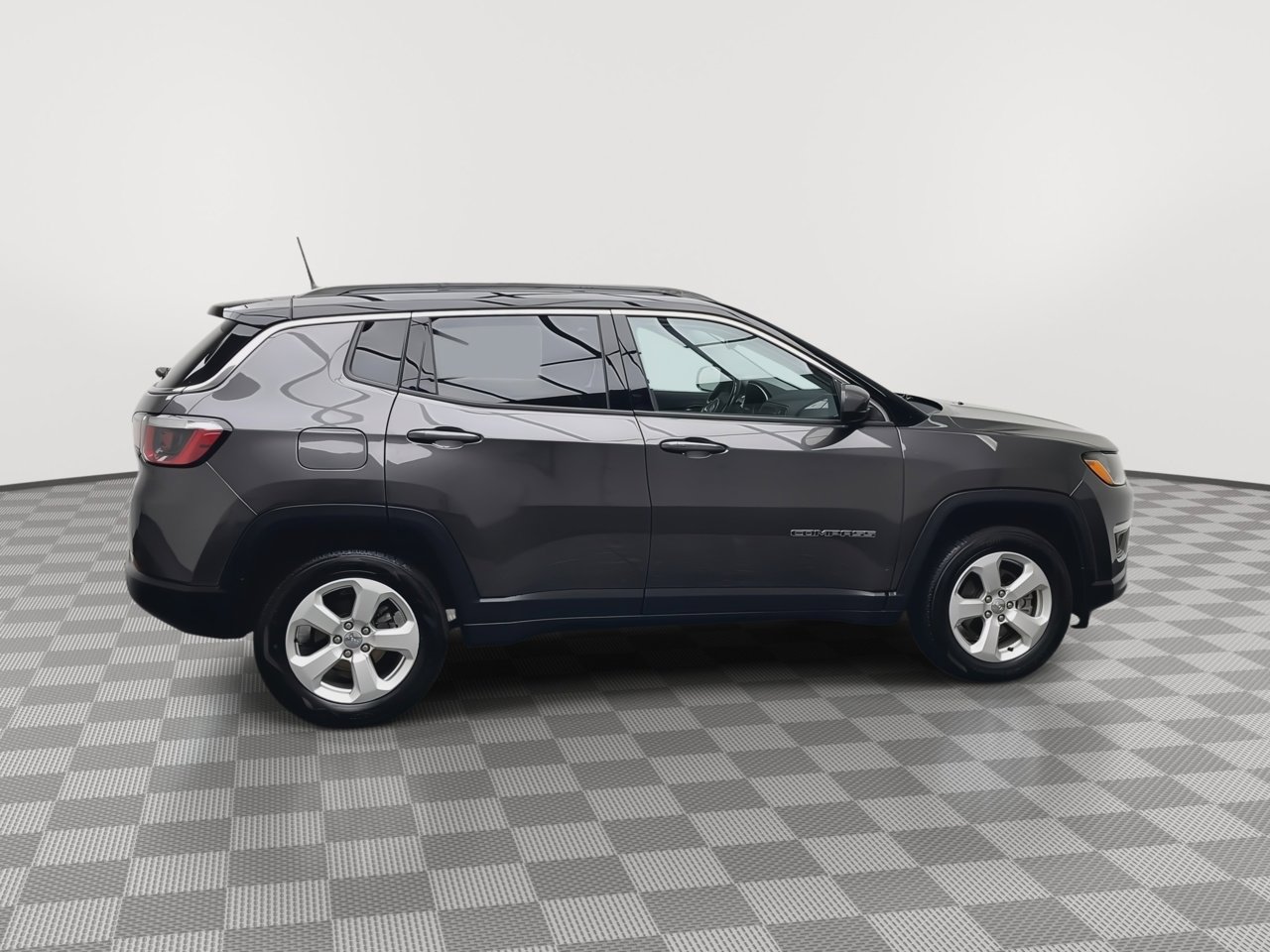 Used 2019 Jeep Compass Latitude AWD/4WD image 35