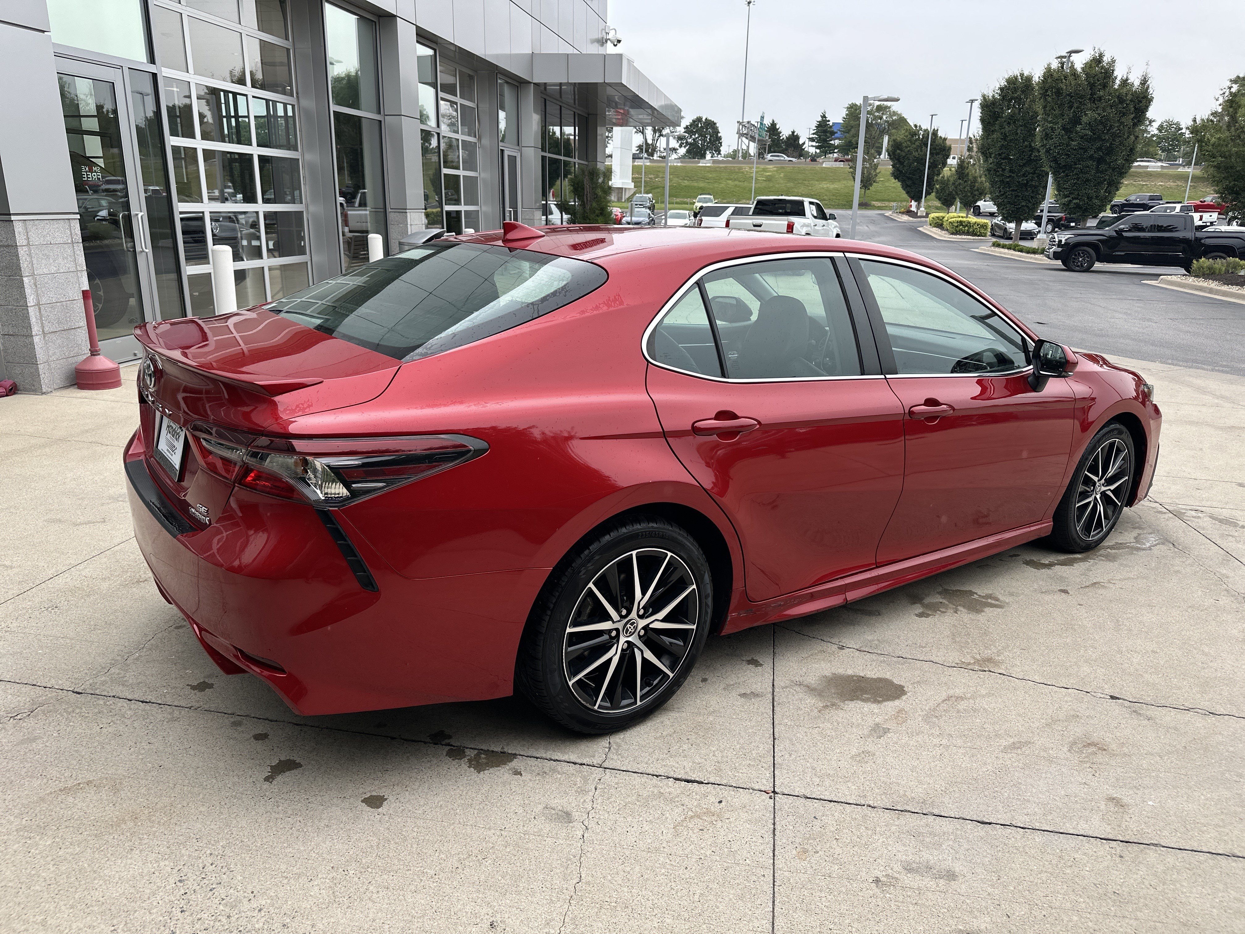 Used 2023 Toyota Camry SE w/ Protection Package (Q2) (TMS) FWD image 6