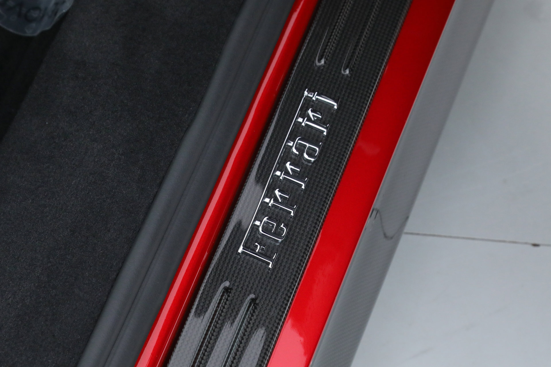 Used 2025 Ferrari SF90 Spider image 26