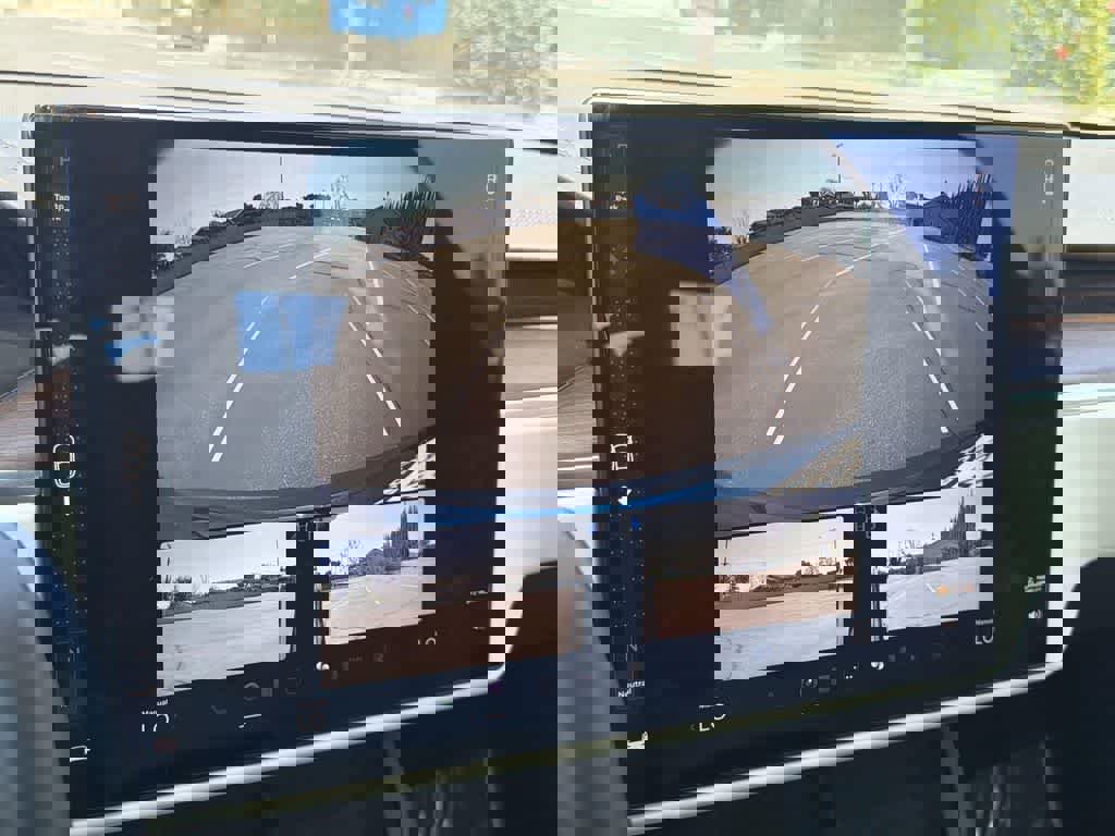 Used 2023 Tesla Model S image 19