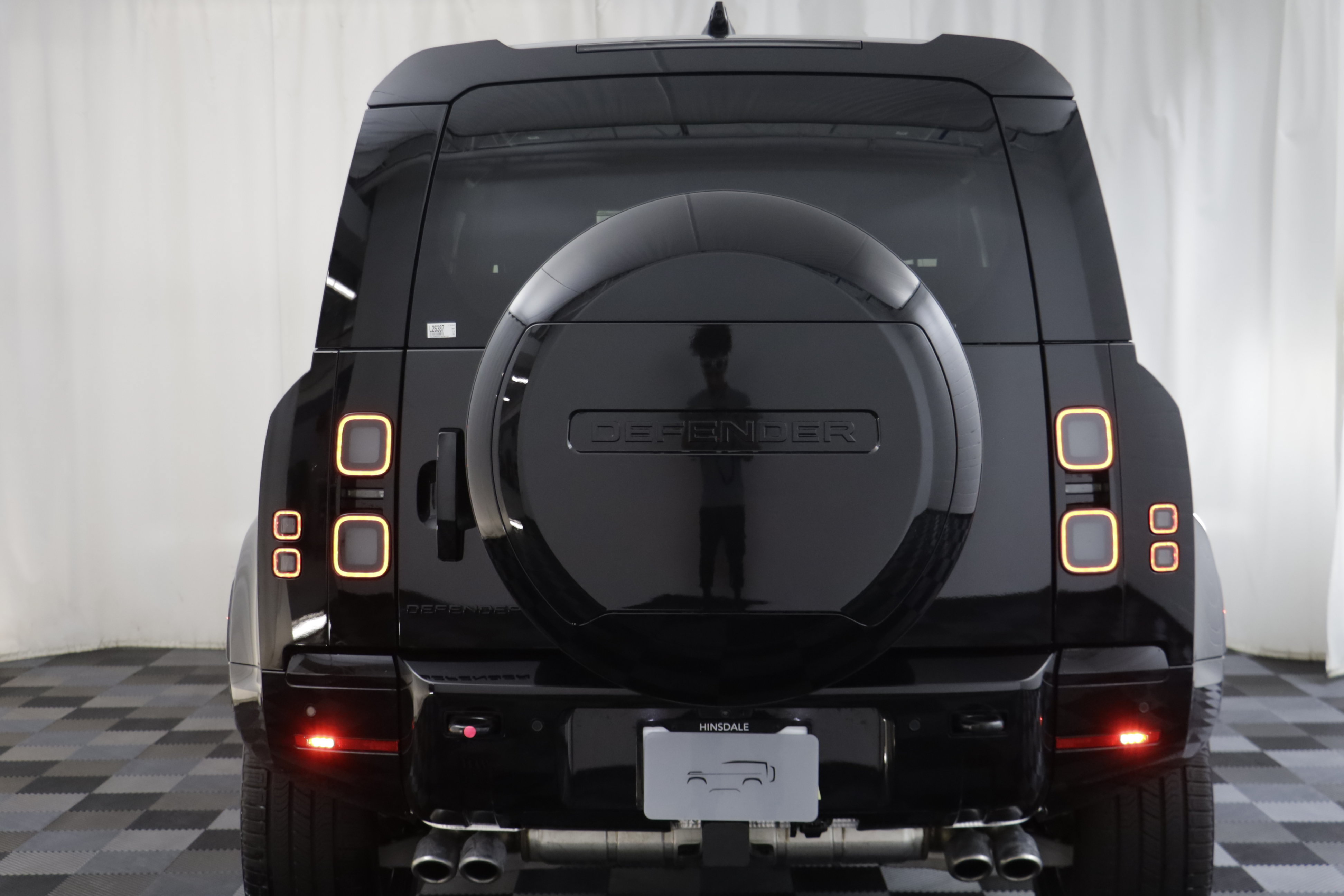 New 2026 Land Rover Defender 90 V8 AWD/4WD image 17