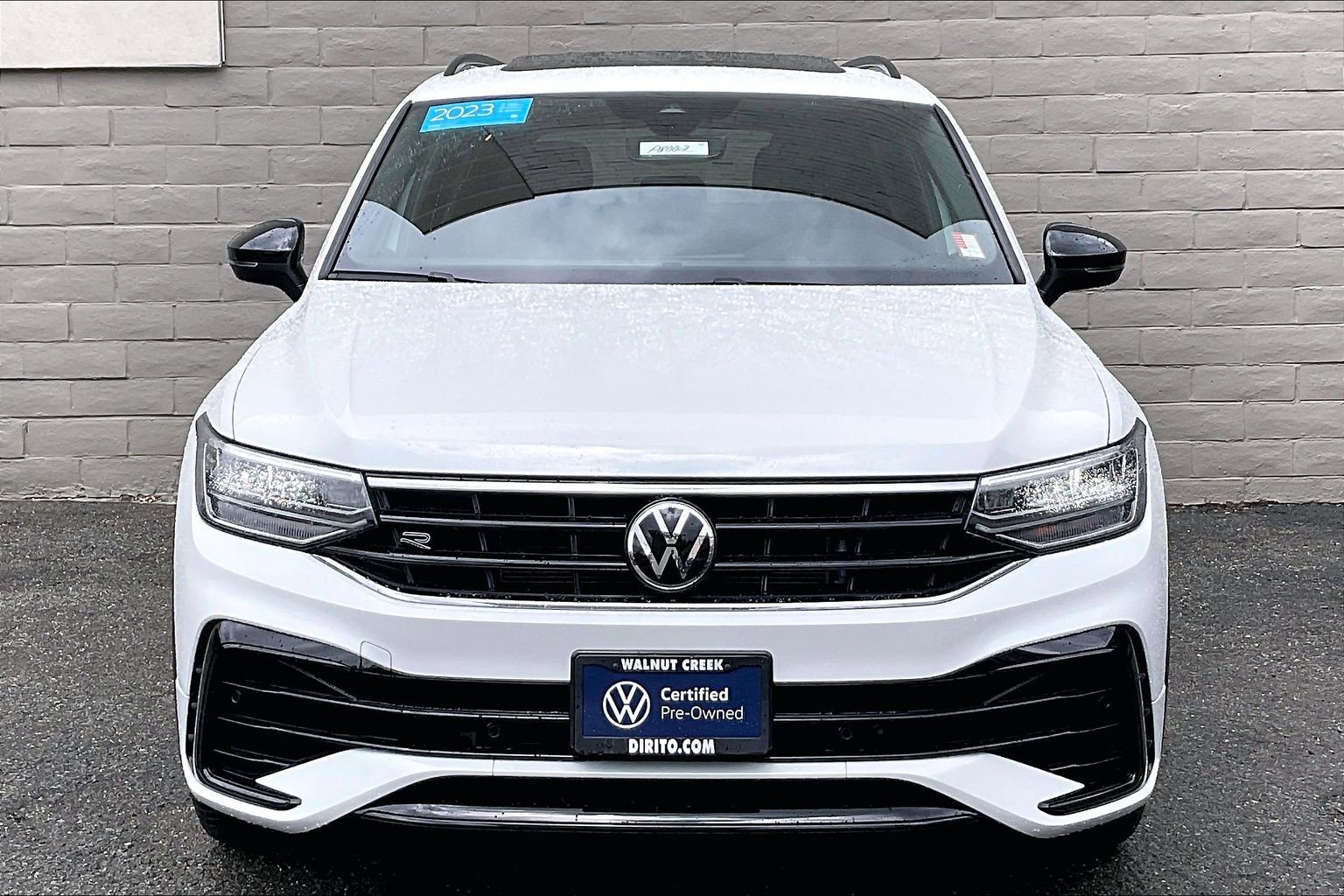 Certified 2023 Volkswagen Tiguan SE R-Line FWD image 2