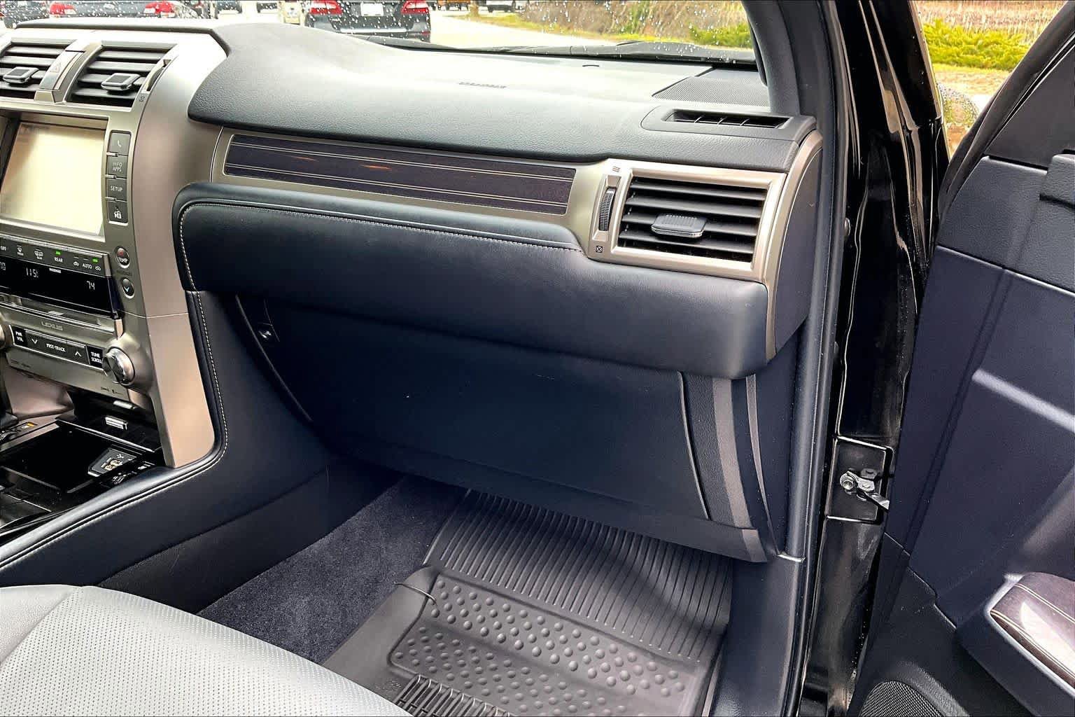 Used 2020 Lexus GX 460 Premium w/ Premium Package AWD/4WD image 19